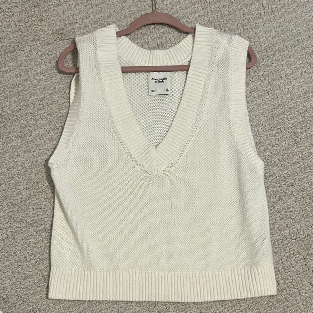 Abercrombie & Fitch White V-Neck Sweater